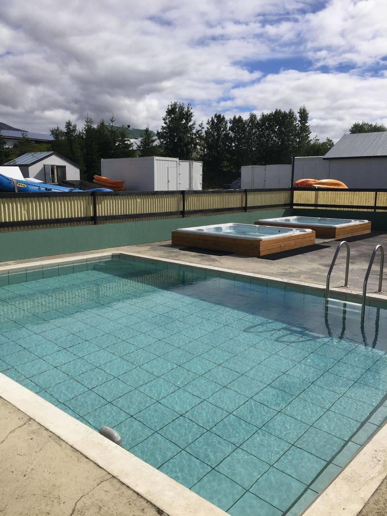 Bakkafloet Guesthouse Varmahlíð Exteriör bild