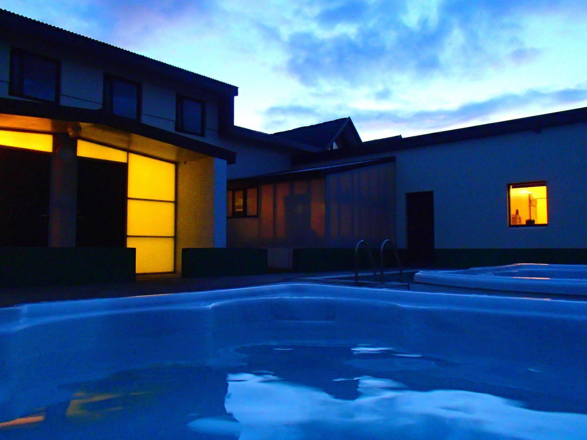 Bakkafloet Guesthouse Varmahlíð Exteriör bild