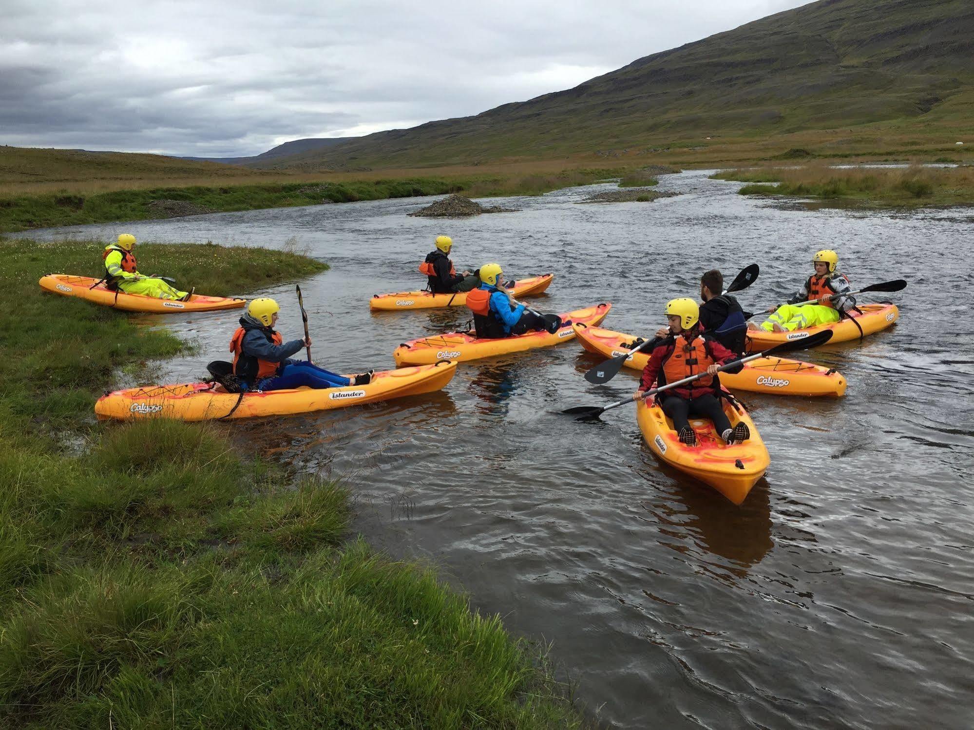Bakkafloet Guesthouse Varmahlíð Exteriör bild